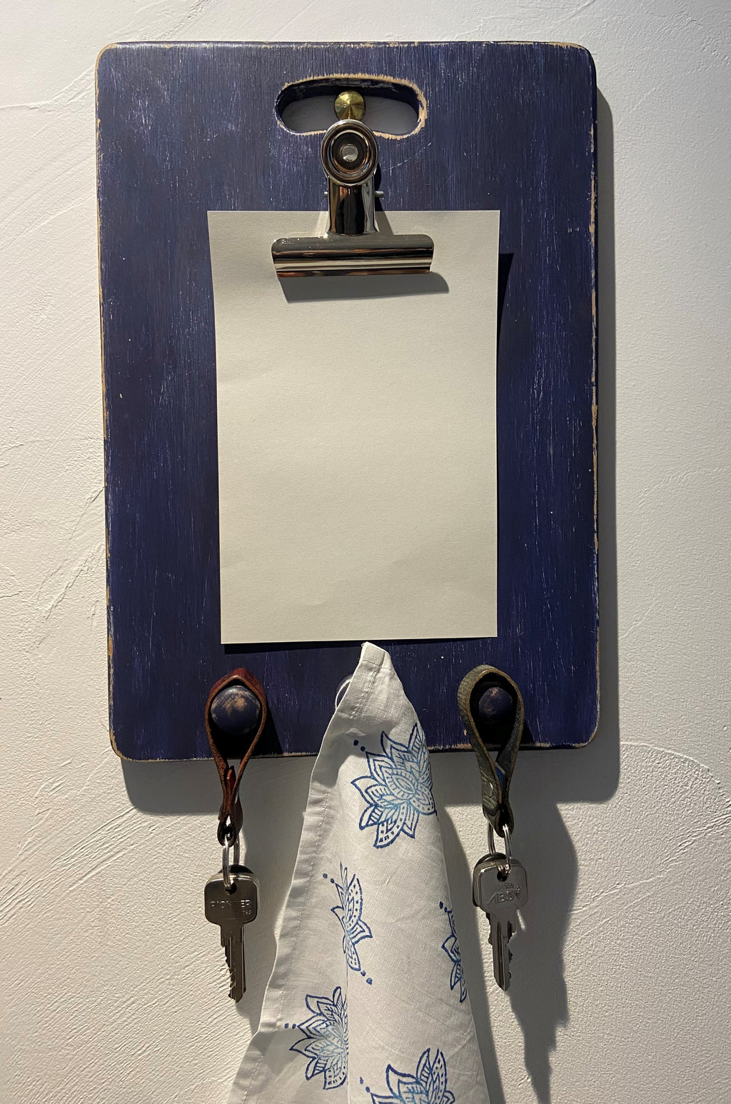 Navy Clipboard & Hangers