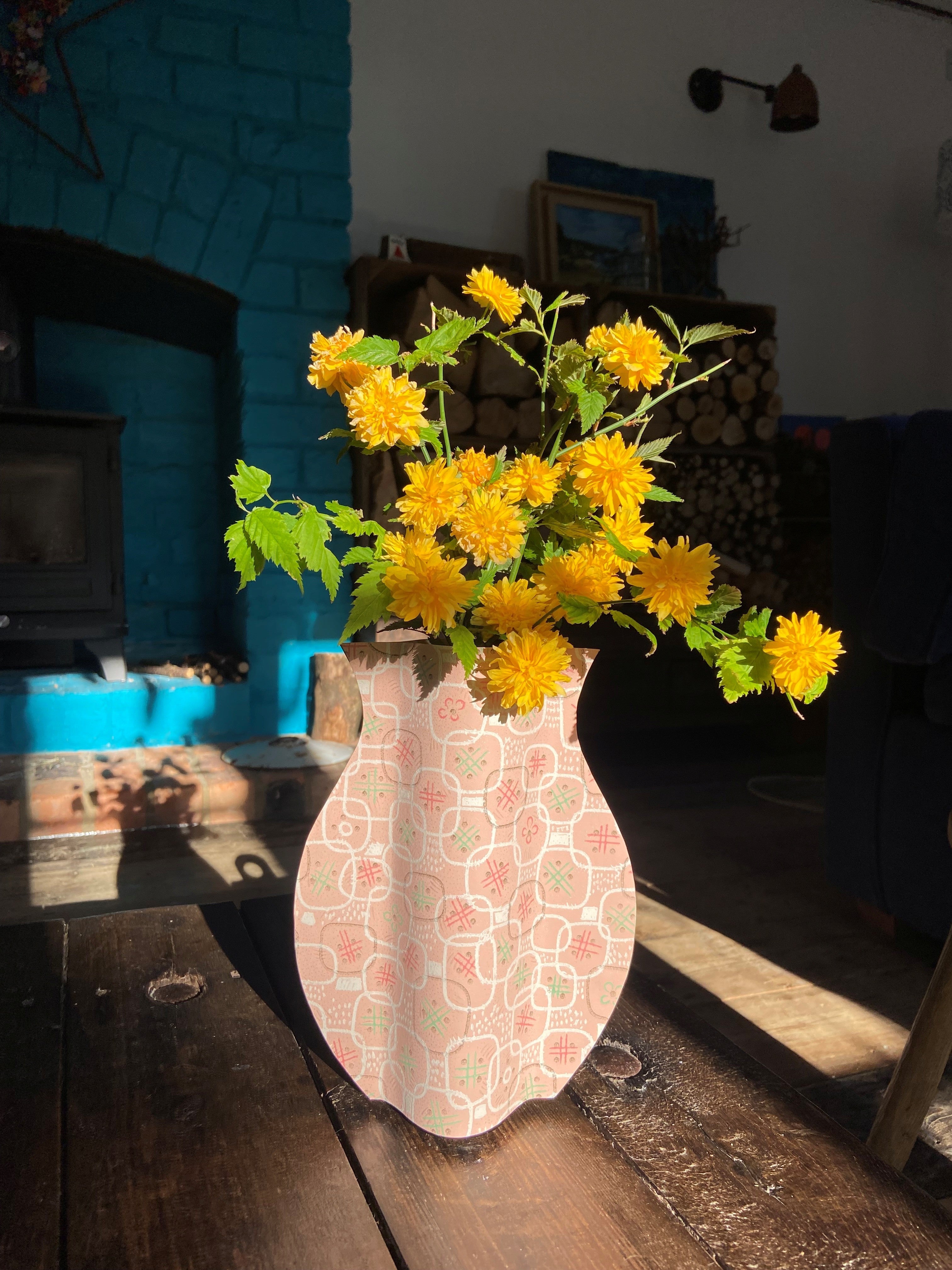 Paper Vases — DIY Upcycling Project