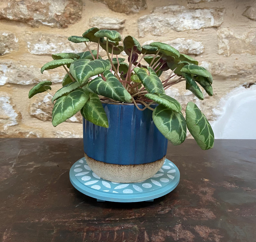 Geometric Stencilled Pot Stand